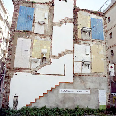 personnes dans cage d'escalier